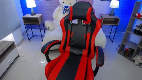 Jade online show from February 2026 08:18:01 PM