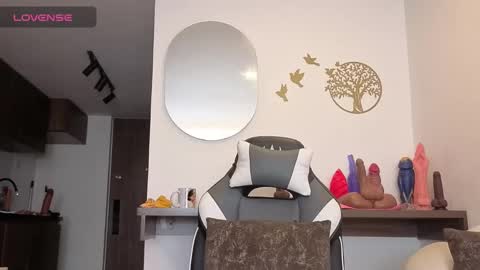 Jade online show from March 2026 01:59:02 PM