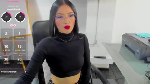Snapshot of jade_connor chatting on May 2026 08:40:02 PM jade_connor online show from May 2026 08:40:02 PM