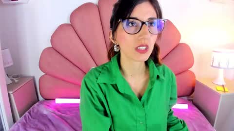 Snapshot of jade_white_ chatting on February 2025 12:14:02 PM jade white online show from February 2025 12:14:02 PM