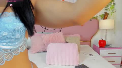 Snapshot of jadebennett chatting on October 2025 05:09:02 AM jadebennett online show from October 2025 05:09:02 AM