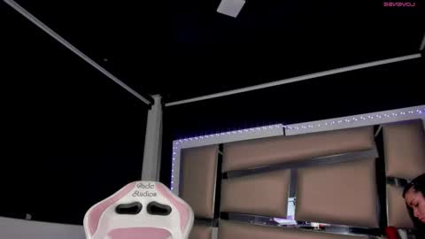 jadeestudios online show from September 2025 02:11:02 AM