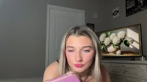 Snapshot of jadejamessecret chatting on March 2026 03:28:02 AM Jade james online show from March 2026 03:28:02 AM