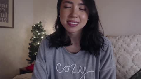 Snapshot of jadelove_ chatting on December 2024 11:58:02 PM Jade Love online show from December 2024 11:58:02 PM