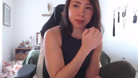 Snapshot of jadelove_ chatting on January 2025 07:46:01 PM Jade Love online show from January 2025 07:46:01 PM