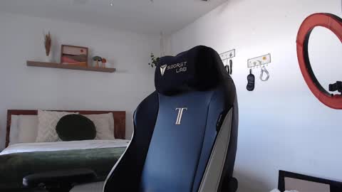 Snapshot of jadelove_ chatting on January 2025 07:56:02 PM Jade Love online show from January 2025 07:56:02 PM