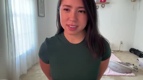 Snapshot of jadelove_ chatting on February 2026 09:32:01 PM Jade Love online show from February 2026 09:32:01 PM