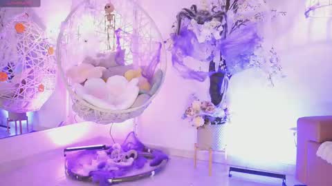 Jade Summer online show from October 2025 11:30:01 AM