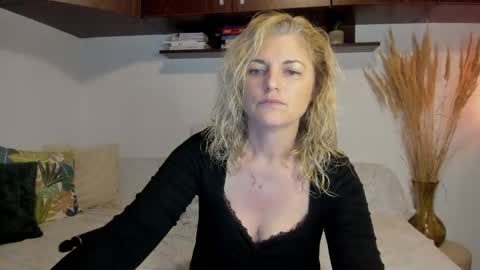 elena online show from May 2026 01:44:02 AM