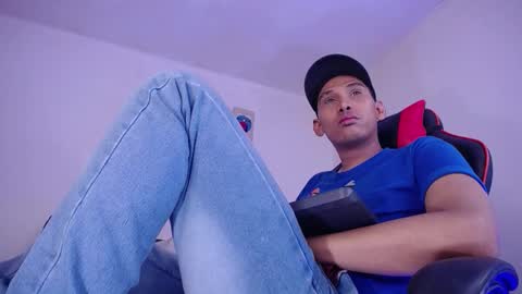 JAISON HALLS online show from October 2025 02:11:02 AM