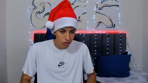 Hi guys im new 3 online show from December 2024 07:10:02 PM