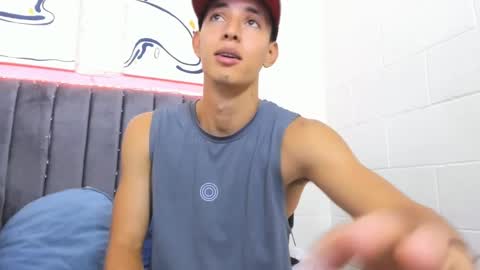 Hi guys im new 3 online show from February 2025 09:10:01 PM