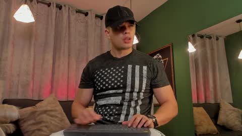 Snapshot of jakee_tyler chatting on April 2026 06:34:01 PM Jake Tyler online show from April 2026 06:34:01 PM