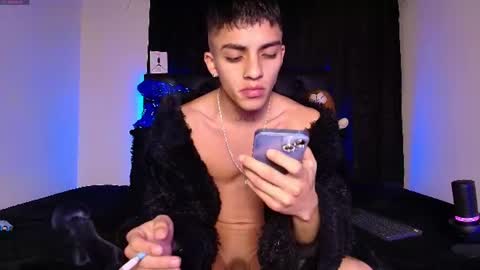 Snapshot of james1lee_ chatting on June 2026 10:24:02 AM LeonardoInsta LeonardoperezcoPvt open online show from June 2026 10:24:02 AM