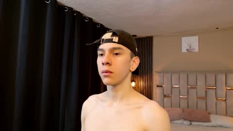 james_adamss_ online show from February 2026 11:33:01 AM