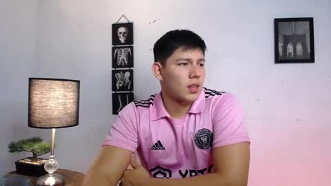 james_cr online show from November 2025 12:33:01 AM