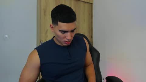 Snapshot of jamesgraay chatting on December 2024 09:49:02 PM James Gray online show from December 2024 09:49:02 PM