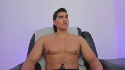 Snapshot of jamesgraay chatting on February 2025 08:31:02 AM James Gray online show from February 2025 08:31:02 AM