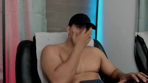 Snapshot of jamesgraay chatting on December 2025 07:48:02 AM James Gray online show from December 2025 07:48:02 AM