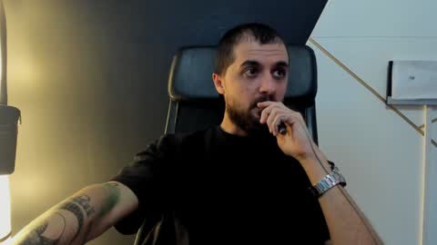 Snapshot of jamesmyersx chatting on January 2025 12:52:01 PM JamesMyers online show from January 2025 12:52:01 PM