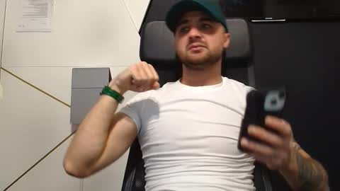 Snapshot of jamesmyersx chatting on November 2025 05:18:01 AM JamesMyers online show from November 2025 05:18:01 AM