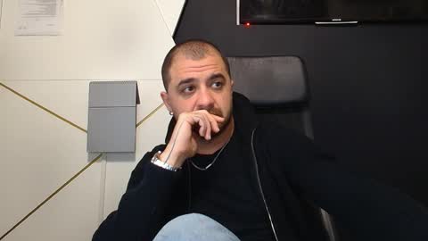 Snapshot of jamesmyersx chatting on November 2025 05:18:02 AM JamesMyers online show from November 2025 05:18:02 AM