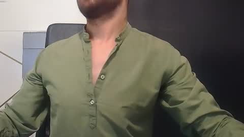 Snapshot of jamesmyersx chatting on June 2026 03:33:01 AM JamesMyers online show from June 2026 03:33:01 AM
