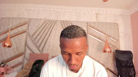 Snapshot of jamesparck chatting on December 2024 04:06:01 AM James online show from December 2024 04:06:01 AM