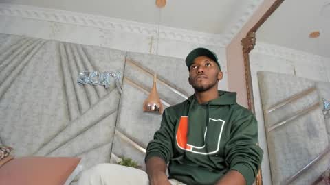 Snapshot of jamesparck chatting on February 2025 06:21:01 PM James online show from February 2025 06:21:01 PM