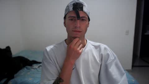 jamesss____ online show from January 2025 02:00:02 AM