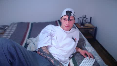 jamesss____ online show from February 2025 06:04:01 PM