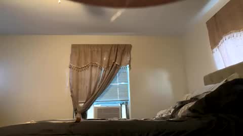 jamielove1975 online show from April 2026 11:02:02 PM