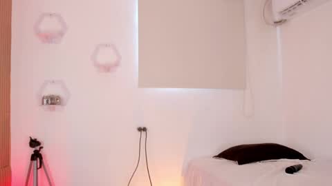 Jane  M online show from April 2026 07:29:01 PM