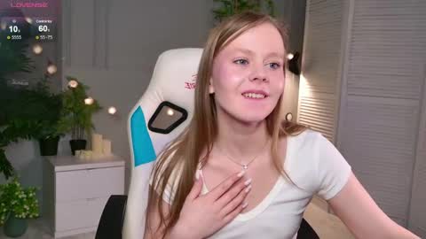 Snapshot of jane_westt chatting on April 2026 07:07:02 PM jane_westt online show from April 2026 07:07:02 PM