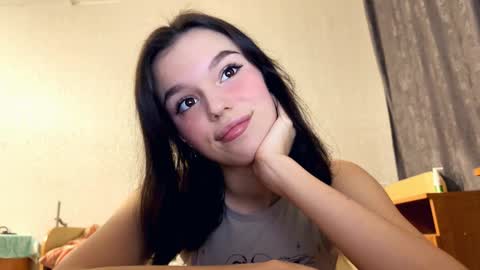 Aleksia online show from November 2025 02:28:02 PM