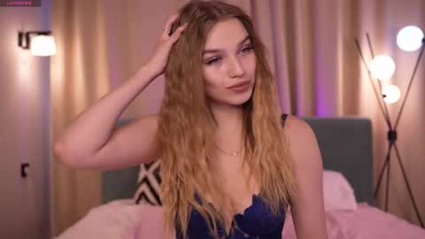 Day Alice Night Stella online show from April 2026 06:52:01 AM