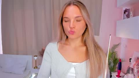 Snapshot of janewirtz chatting on October 2025 07:15:01 AM Hi Im Alice and here youll find something online show from October 2025 07:15:01 AM