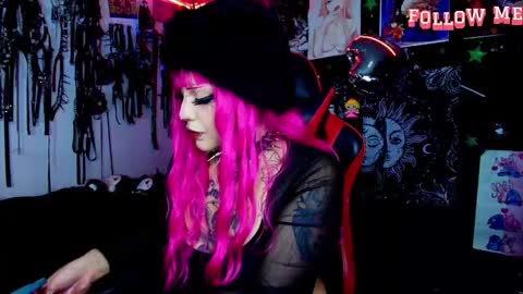      online show from December 2025 09:54:01 PM