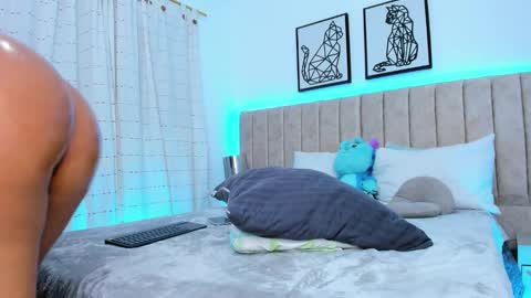 Snapshot of janne_moore chatting on February 2025 01:00:02 PM Jane online show from February 2025 01:00:02 PM