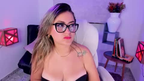 Janne Monroe online show from November 2025 02:17:01 PM