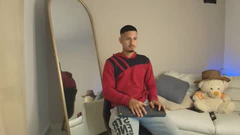 janomar01 online show from January 2026 12:53:02 PM