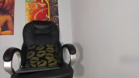 Jara online show from August 2026 10:01:02 PM