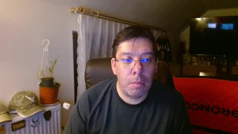 Snapshot of jasmarks2000 chatting on February 2026 10:43:02 PM JasMarks online show from February 2026 10:43:02 PM