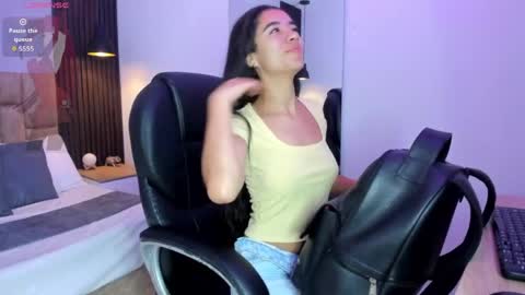 Jasmin  online show from May 2026 10:33:02 AM