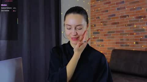 Snapshot of jasmindoroti chatting on December 2025 06:52:01 AM Chloe online show from December 2025 06:52:01 AM