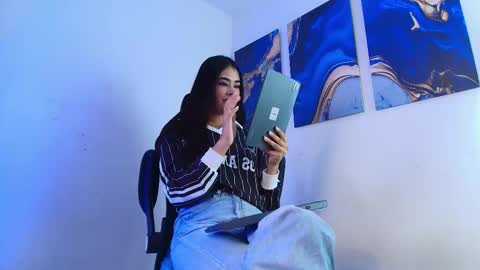 Jazmin  online show from February 2026 09:03:02 PM