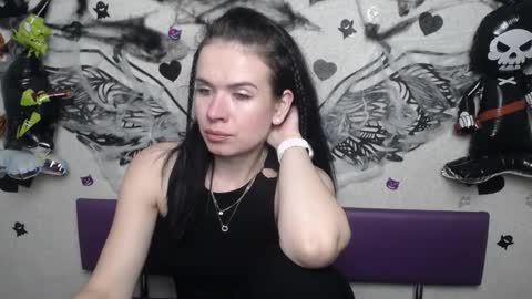 JasmineKouch online show from November 2025 06:21:01 PM