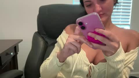 Snapshot of jasminetate chatting on October 2025 08:52:02 PM Jasmine Tate online show from October 2025 08:52:02 PM