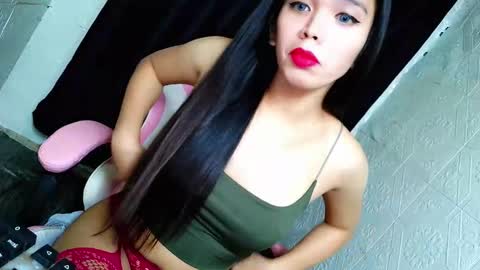 Snapshot of jassiemiles chatting on December 2025 11:04:02 AM Jassie online show from December 2025 11:04:02 AM