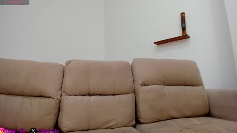 dani and javi online show from October 2025 01:30:02 AM